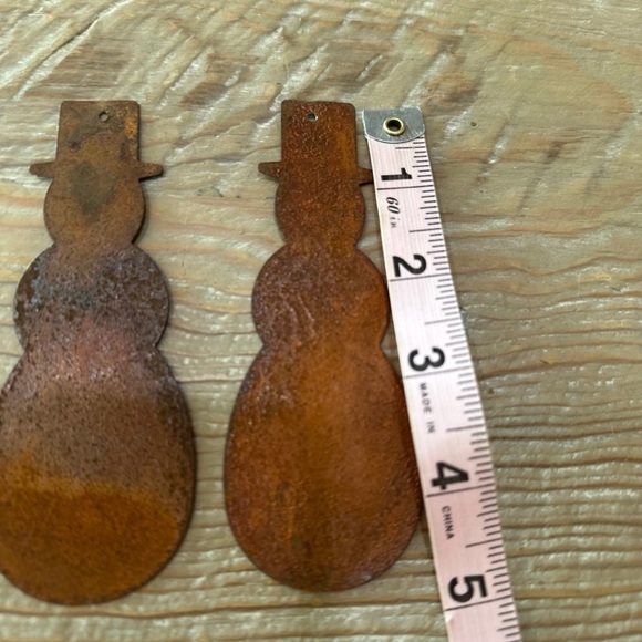 4 Rusty Tin Snowman Ornaments - Picture 2 of 4